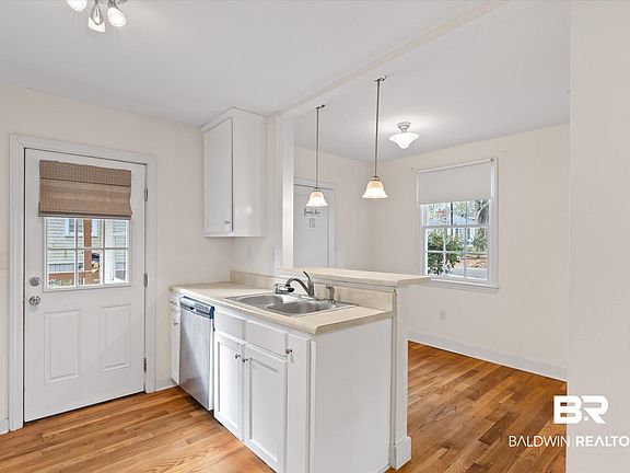 5th image of 5113 Norton Ln