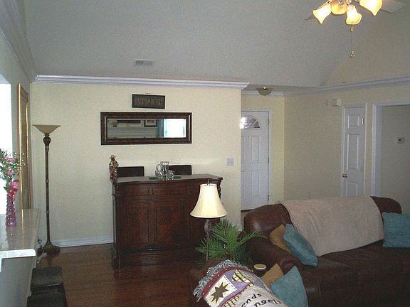 www.mhbrealty.com