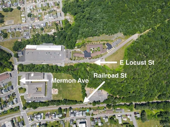 E Locust St, Nesquehoning, PA 18240
