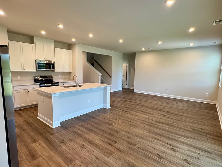 7477 Linda Vista Ln — Photo 12
