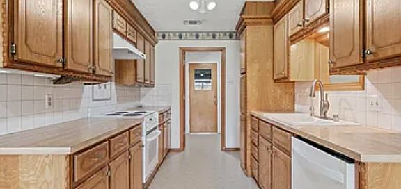 3rd image of 3245 93rd St
