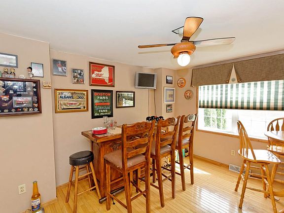 4th image of 43 Copperfield Dr