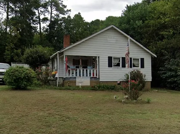 132 Peters St, Calhoun, GA 30701