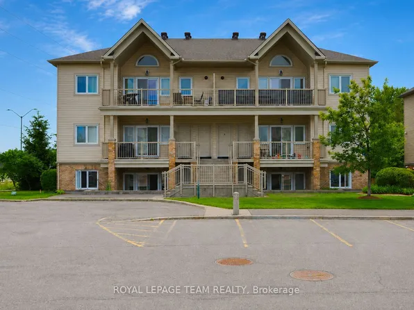 366 Wood Acres Grv #I, Ottawa, ON K1T 0M7