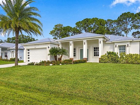 2nd image of 1829 SW Certosa Rd