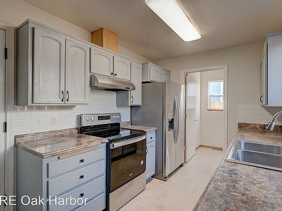 4th image of 1031 NE Cordero Pl