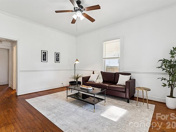 2nd image of 402 York Ave