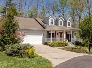 35 Waterbury Ct, Hendersonville, NC 28791
