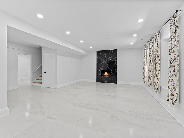 3501 W Ox Rd — Photo 12