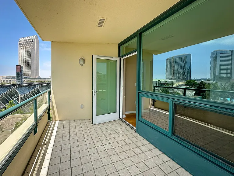 555 Front St #602 — Photo 32