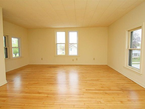 3rd image of 713 S 2nd St #1/2