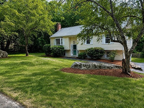 2nd image of 6 Fox Hill Rd