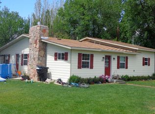 106 N Center St, Byron, WY 82412