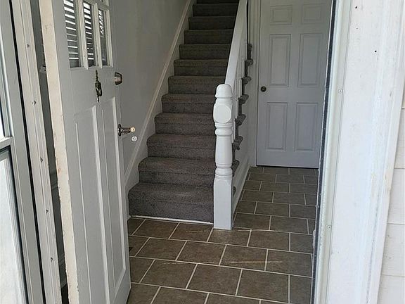 5th image of 108 Howard St