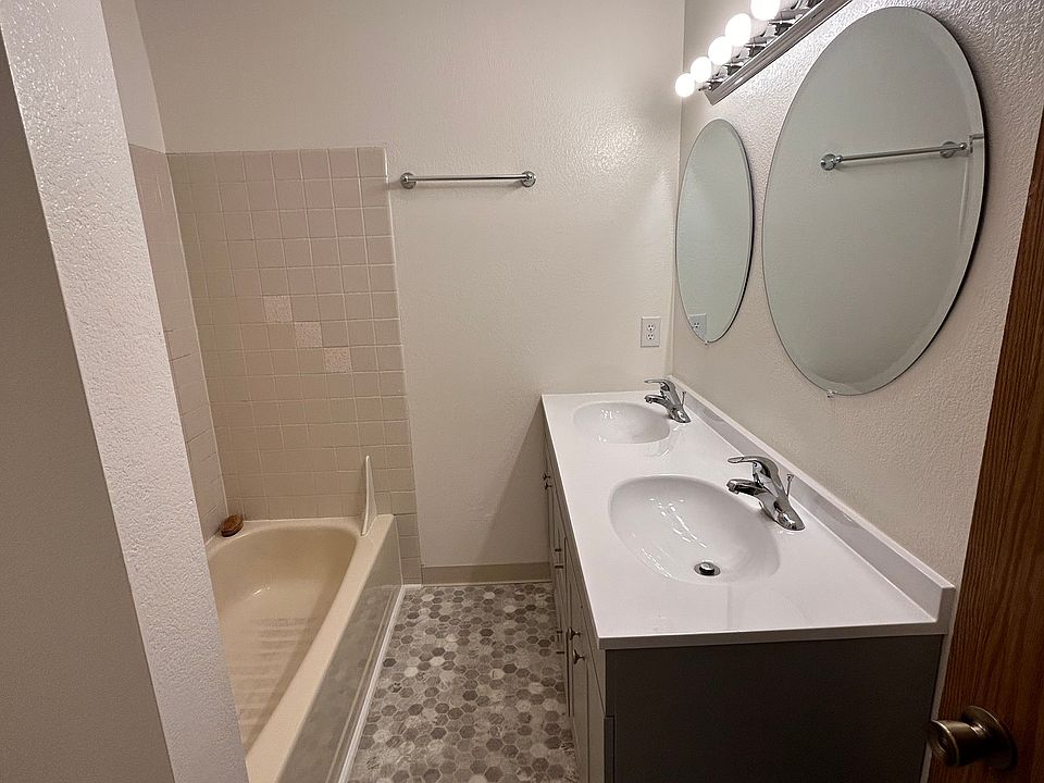 Upper Bathroom-Partial View