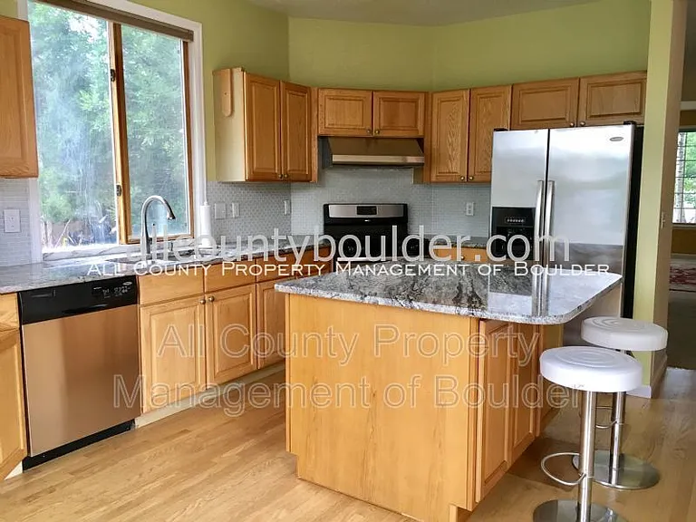 1452 Zinnia Cir — Photo 7