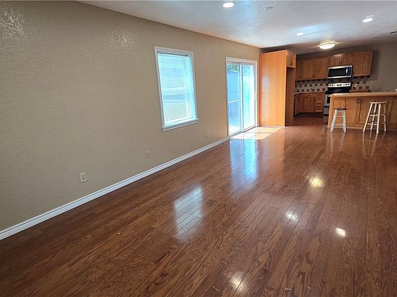 3rd image of 1301 Paseo Del Plata