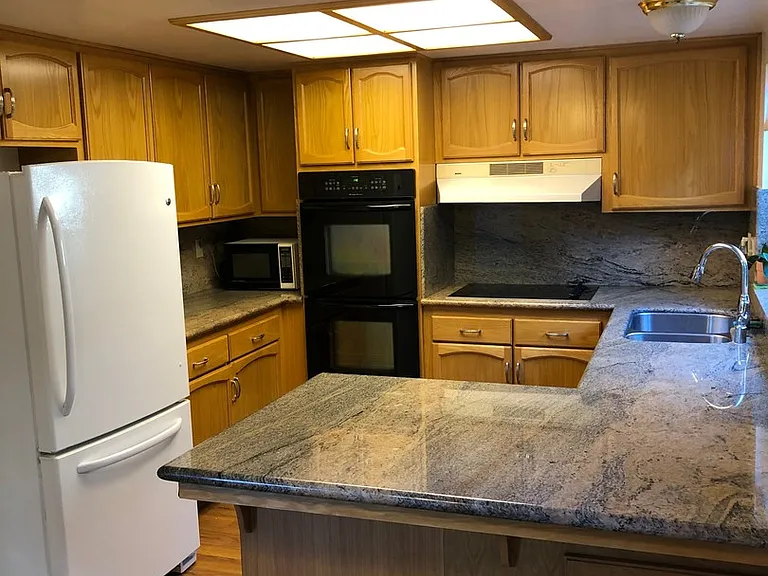 1100 Limeridge Dr — Photo 3