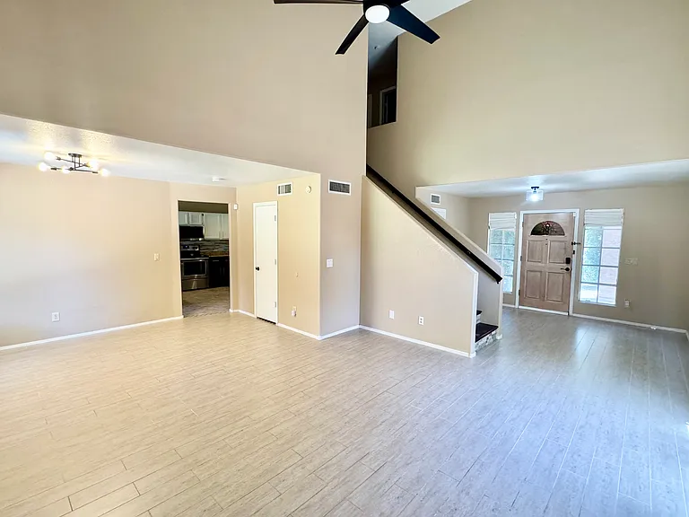 16646 S 33rd St — Photo 5
