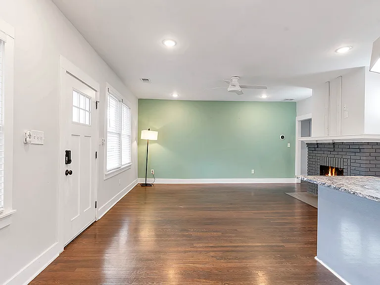 1364 Donnelly Ave SW — Photo 10