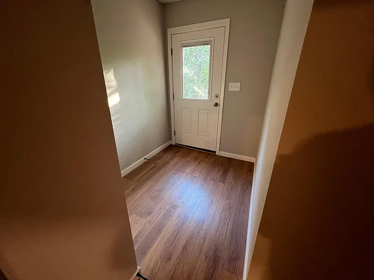 1017 Preston St — Photo 16