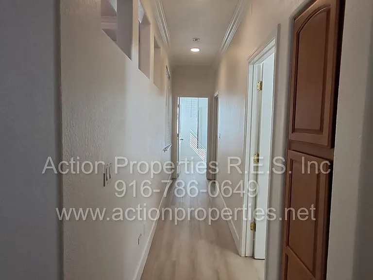 6145 Crater Lake Dr — Photo 7