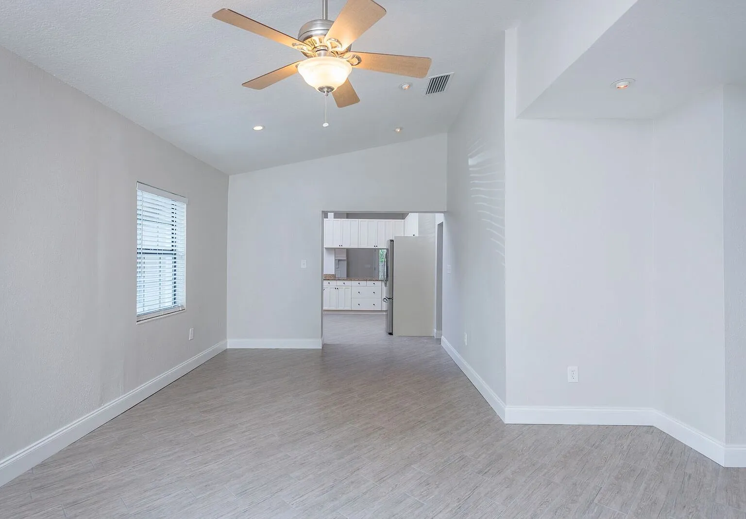 Charming Bungalow in Prime South Tampa Plant High School District! — Photo 4
