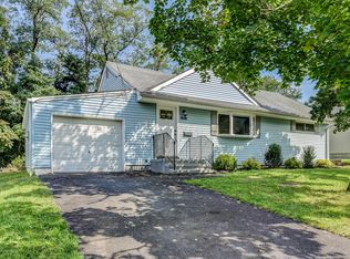 228 Crestview Dr, Middletown, NJ 07748