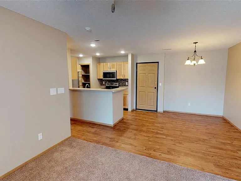 Oakmont Estates — Photo 40