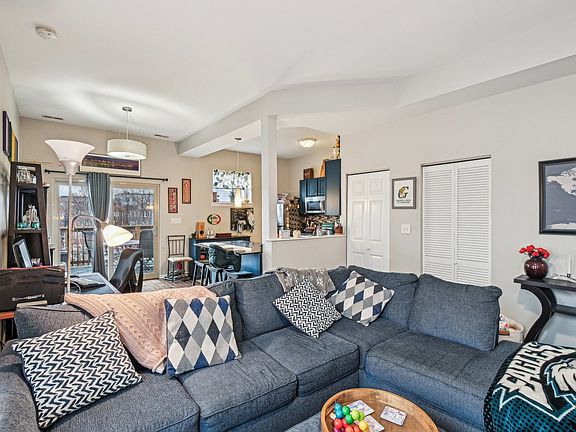 5th image of 5030 N Kenmore Ave APT 3S
