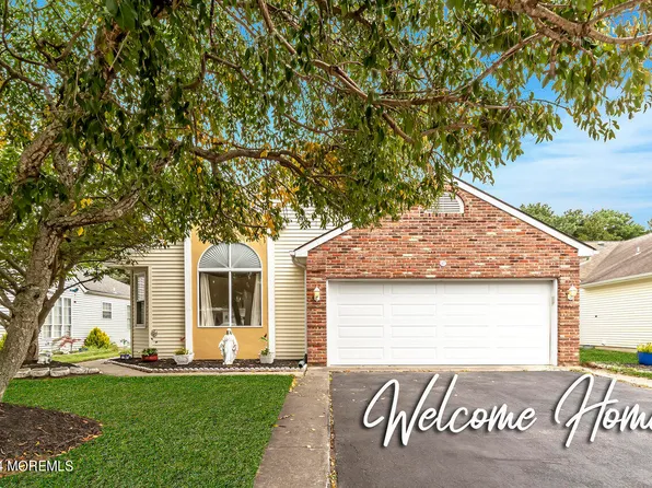 67 Narberth Way, Toms River, NJ 08757