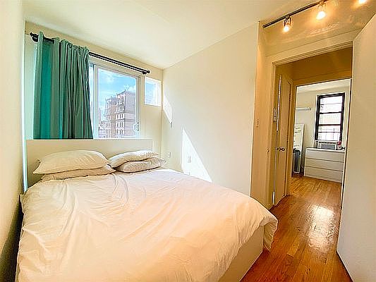 3rd image of 256 W 108th St #6CC