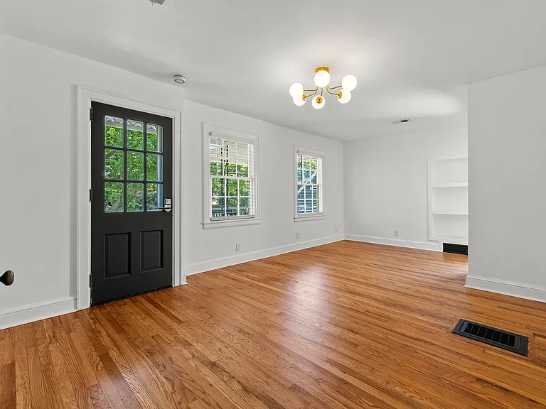 903 Carolyn Ave #B — Photo 6