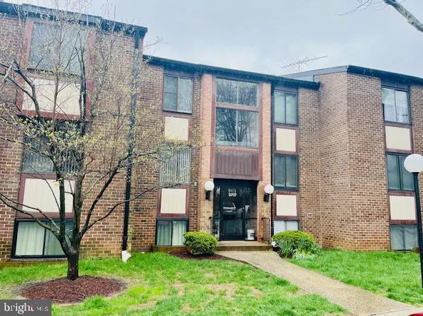 9707 Kings Crown Ct APT 101, Fairfax, VA 22031