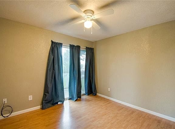 5th image of 328 Lakewood Dr