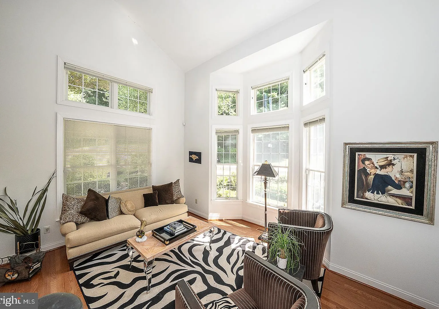 4 bed, 3.5 bath, 3867 sqft, $7,000 — Photo 4