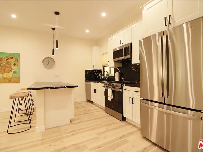 9040 Phyllis Ave #D — Photo 5