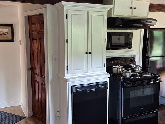 2nd image of 1014 Gospel Rd