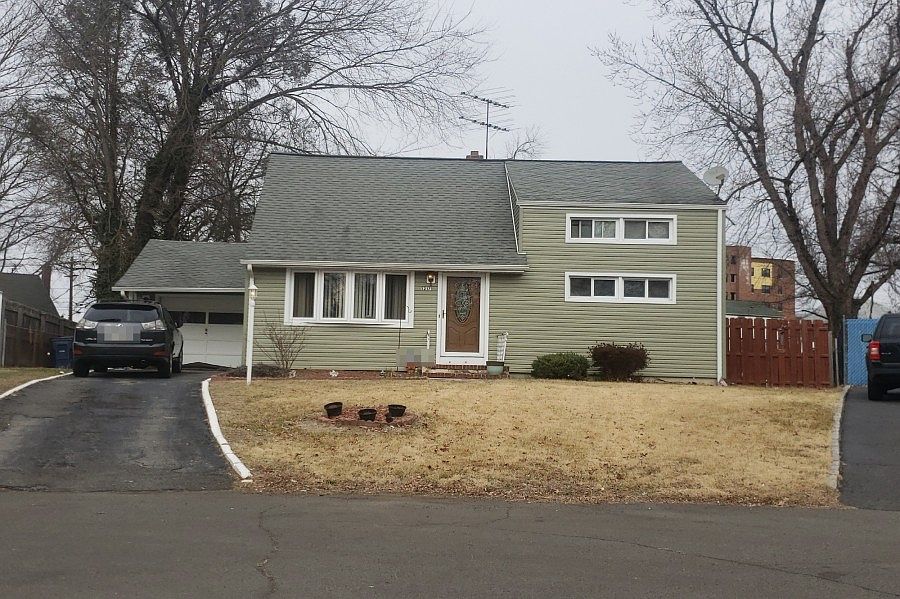1st image of 1217 Brewster Ct