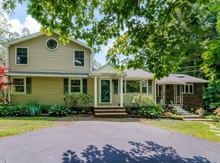300 Pease Rd, East Longmeadow, MA 01028
