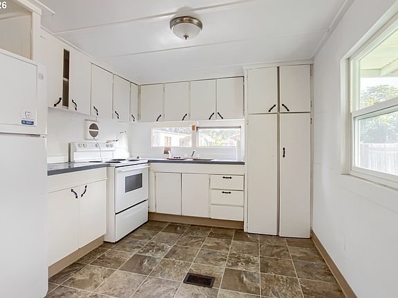 4th image of 7635 SE Johnson Creek Blvd Unit 14