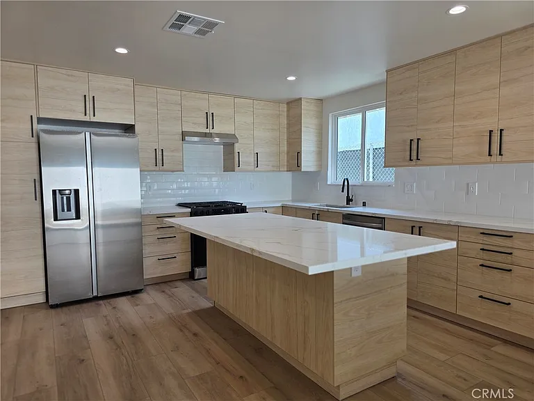 17103 Kingsbury — Photo 4