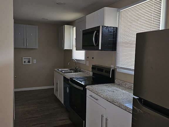 3rd image of 203 Vienna Cir