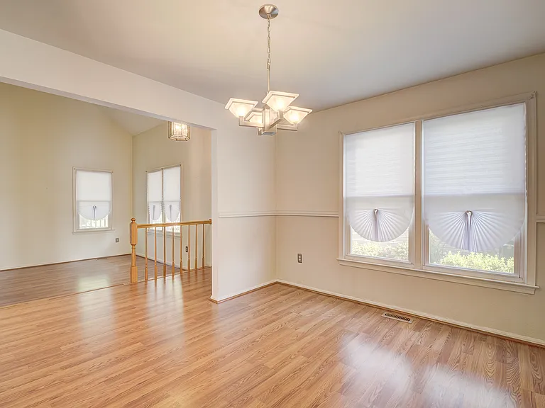13907 Concord Ave — Photo 27