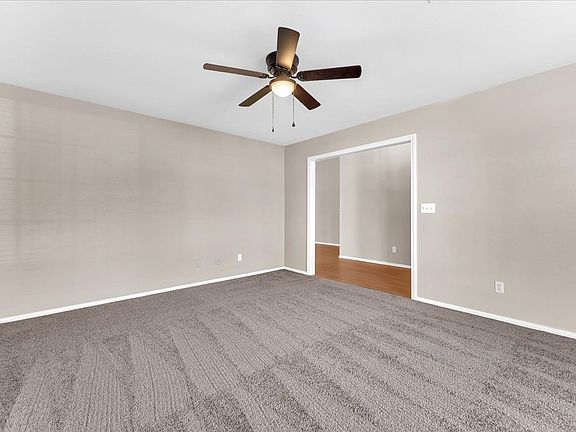 5th image of 318 Oak Canyon Dr