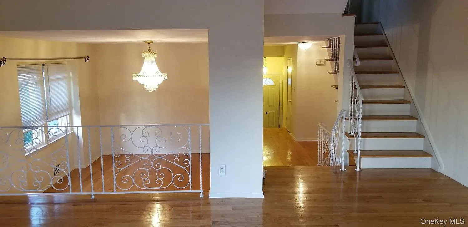 3 bed, 2.5 bath, 1900 sqft, $4,500 — Photo 2