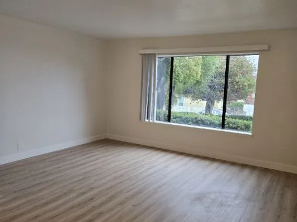 687 Hawthorne St #A, Monterey, CA 93940