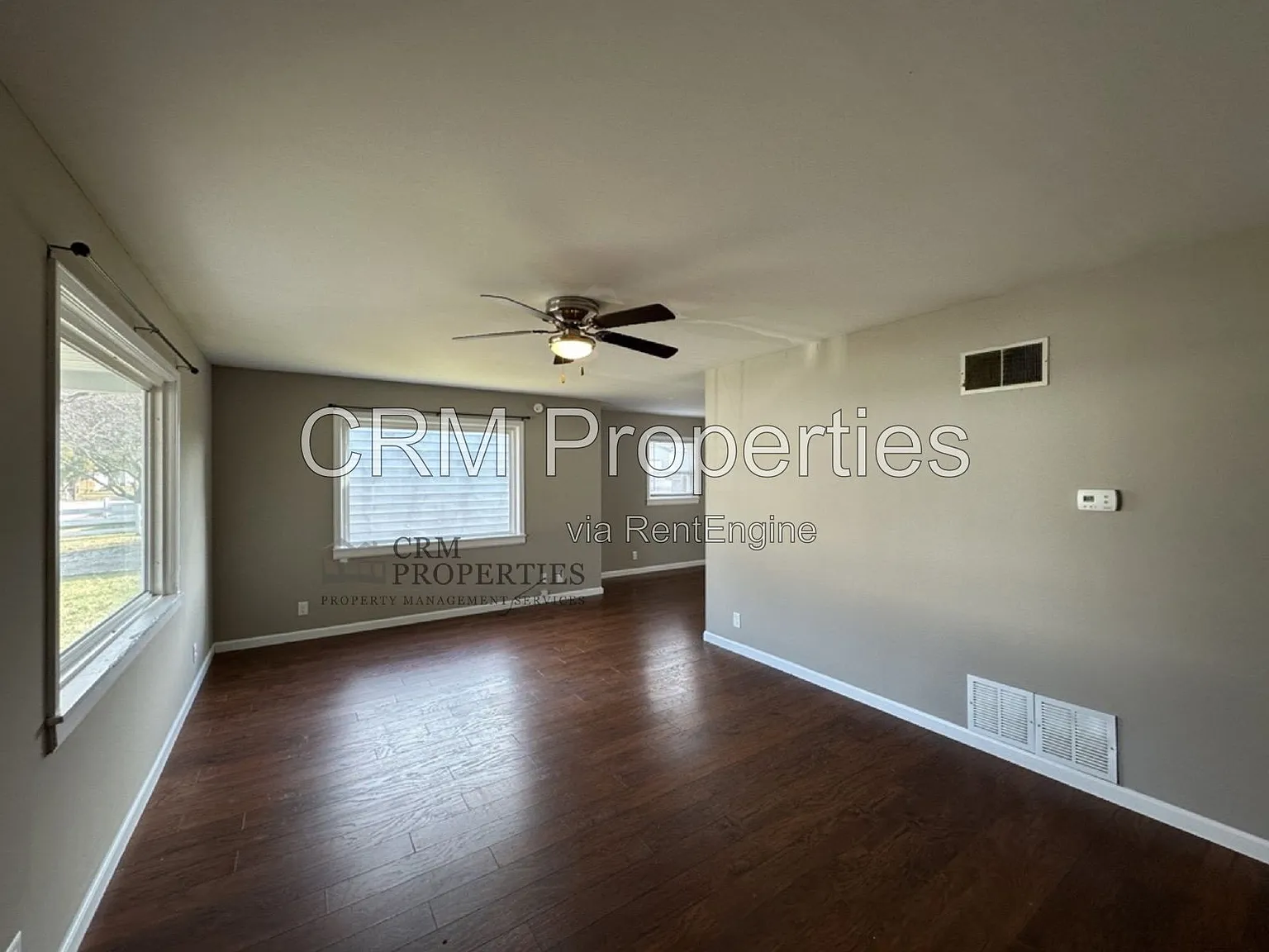 3 bed, 1.0 bath, 888 sqft, $1,250 — Photo 3