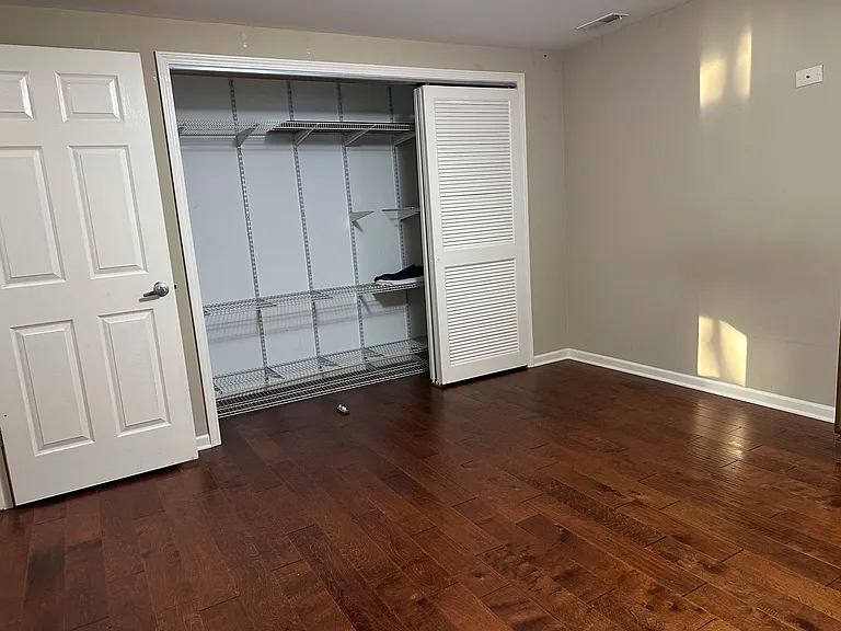 409 S Commonwealth Ave — Photo 15