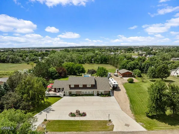 3319 11th Ave E, Williston, ND 58801